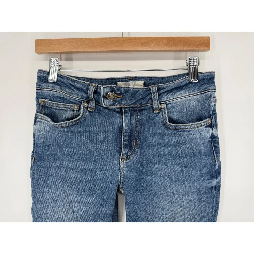 We The Free People Flare Jeans Blue Med Wash Denim‎ Size 27 Retro Boho Festival